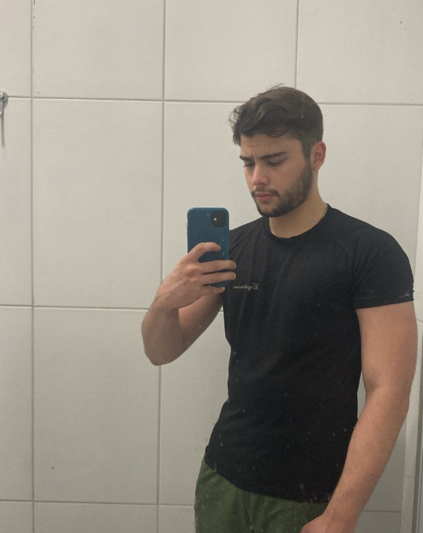<em><strong>Carlos M.</strong></em>